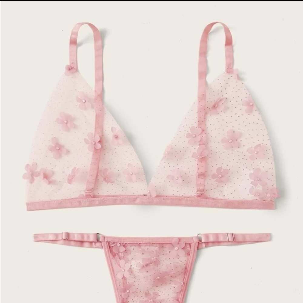 NWT Shein: Beautiful Embroidered Pink Flower Lingere - Picture 3 of 10
